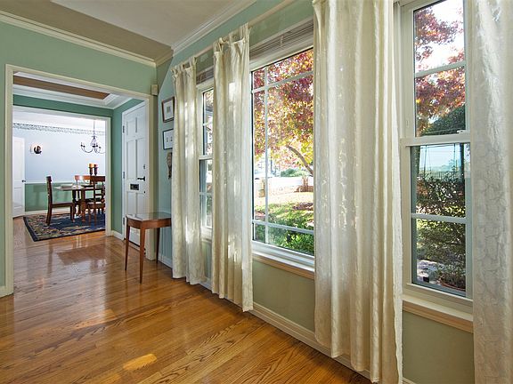 4th image of 5190 Canterbury Dr
