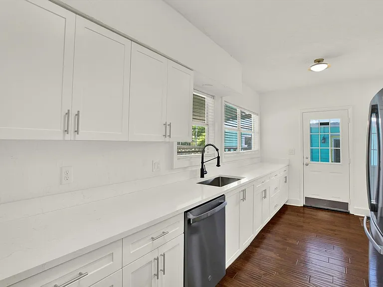 1614 N Osceola Ave — Photo 4