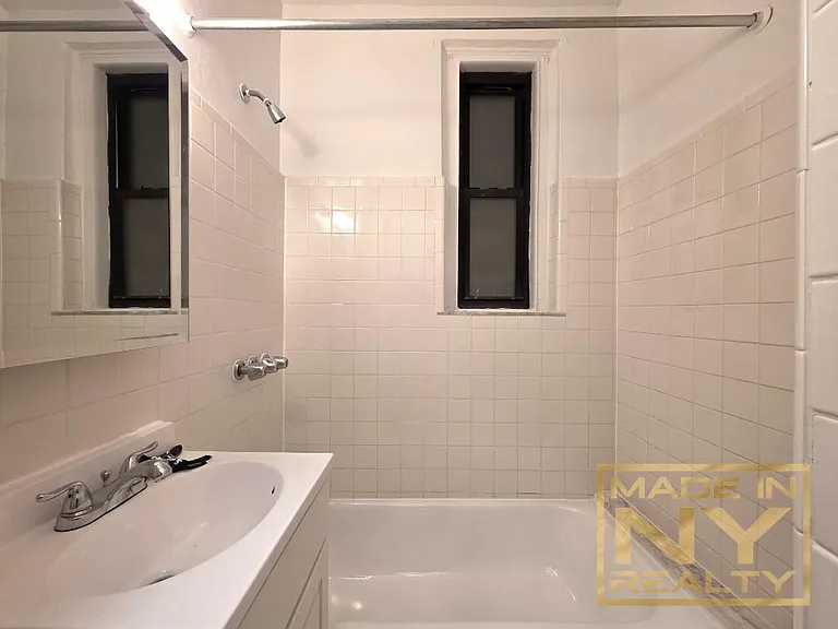 25-23 31st Ave #D25 — Photo 4