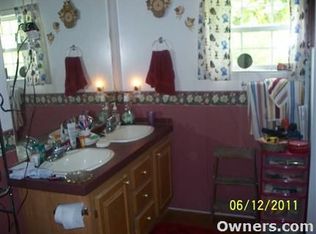 19 Robin Ln, Branchland, WV 25506