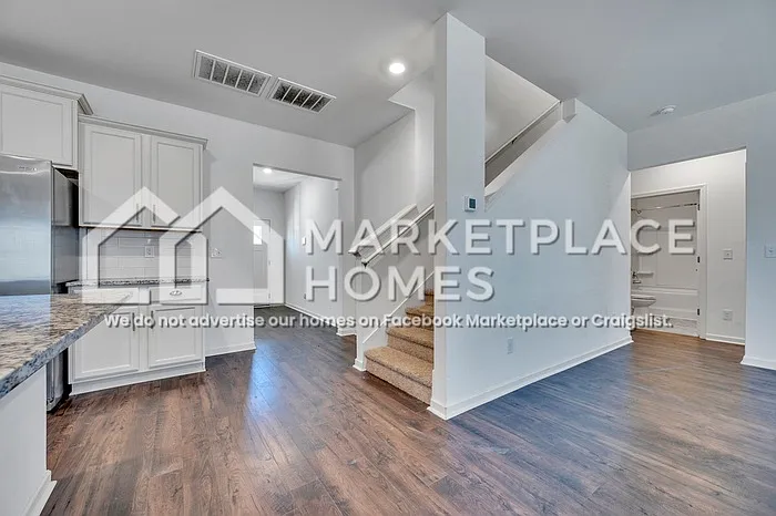 1027 Park View Dr — Photo 13