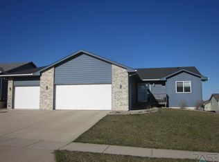 2505 N Wright Ave, Sioux Falls, SD 57107