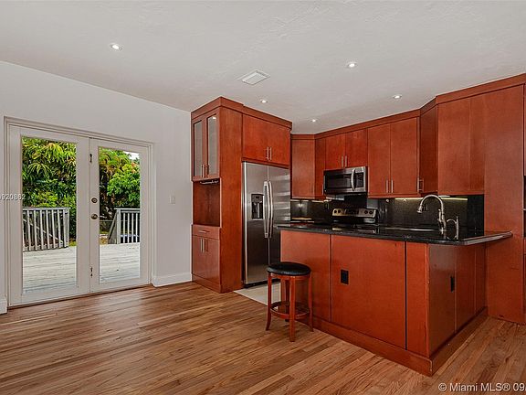 3rd image of 141 Whitethorn Dr #0