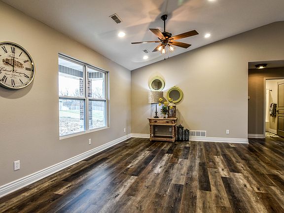 3rd image of 9577 Tasha Ln