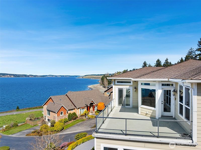 3rd image of 2318 Sunnyside Heights Drive