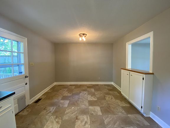 4th image of 1011 B Brownlea Dr #1