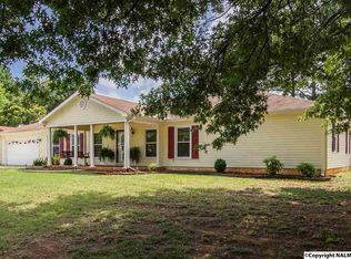 2049 Rosebury Ln SW, Huntsville, AL 35803