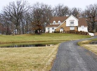 49W880 Lenschow Rd, Sycamore, IL 60178