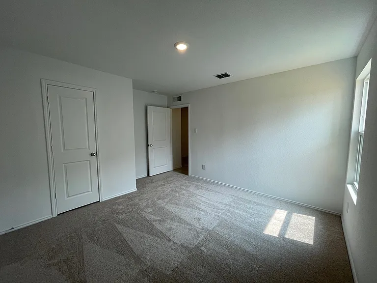 Secondary bedroom 2