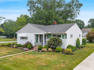 26742 Henry Rd, Bay Village, OH, 44140