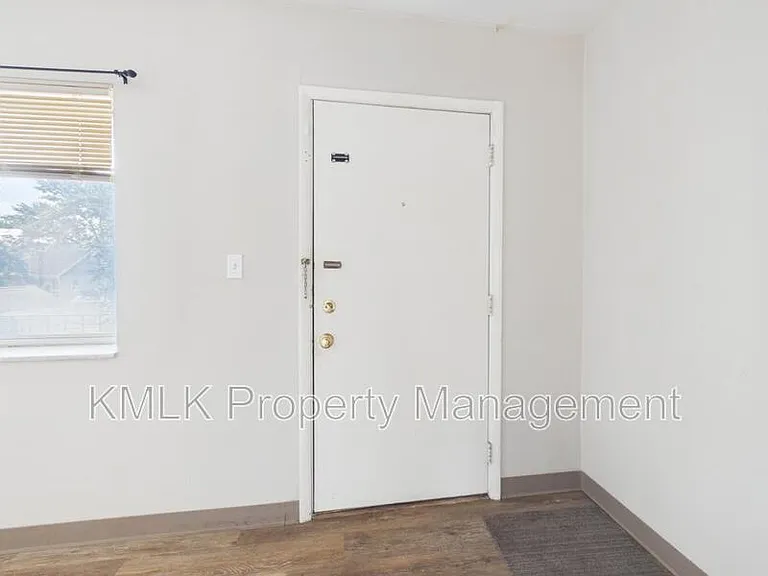 685 Sherman St — Photo 6