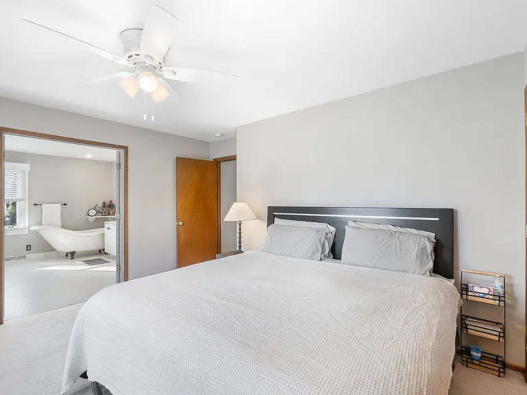Master/Primary Bed