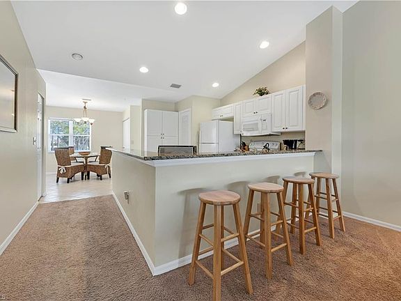 Home For Sale In Carlton Lakes