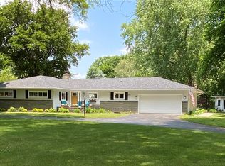 2 Santa Dr, Pittsford, NY 14534