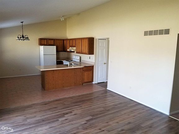 4th image of 38604 Harrison Creek Ct