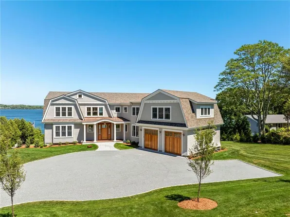 19 Sea Ridge Dr, Saunderstown, RI 02874