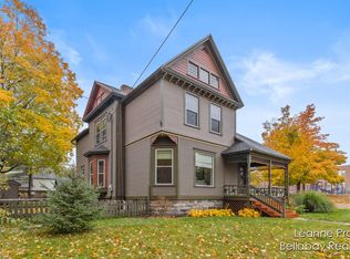 138 W Walnut St, Hastings, MI