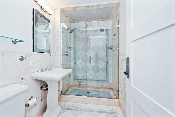 Rented by Keller Williams NYC | media 17