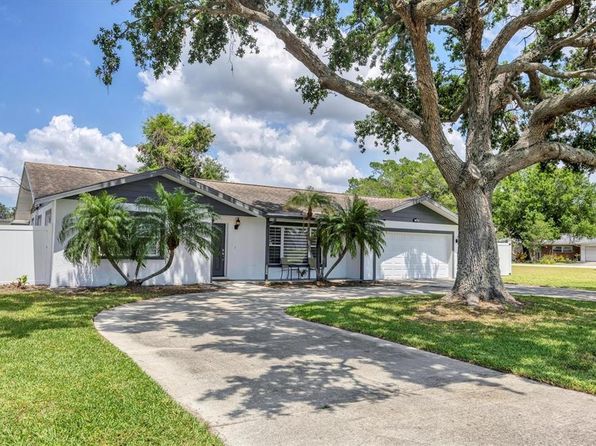322 Linden Dr, Ellenton, FL 34222