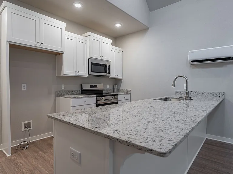 1315 S Van Buren Ave — Photo 11