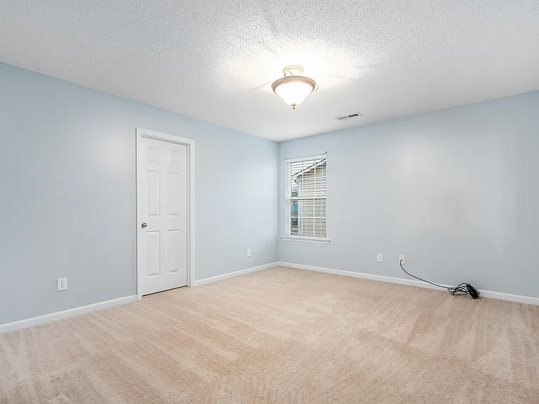 117 Vancouver Rd — Photo 35