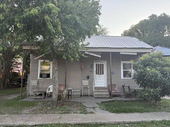 23734 Oak St, Plaquemine, LA 70764