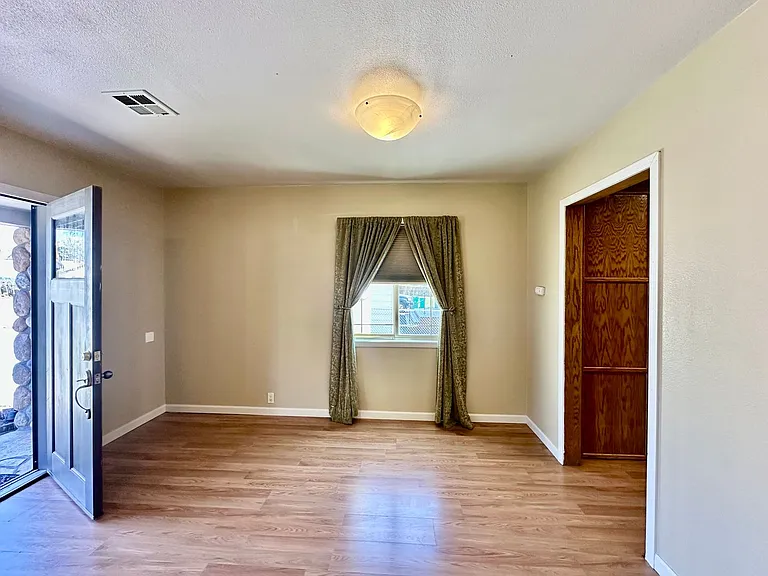4616 Peck Dr — Photo 11