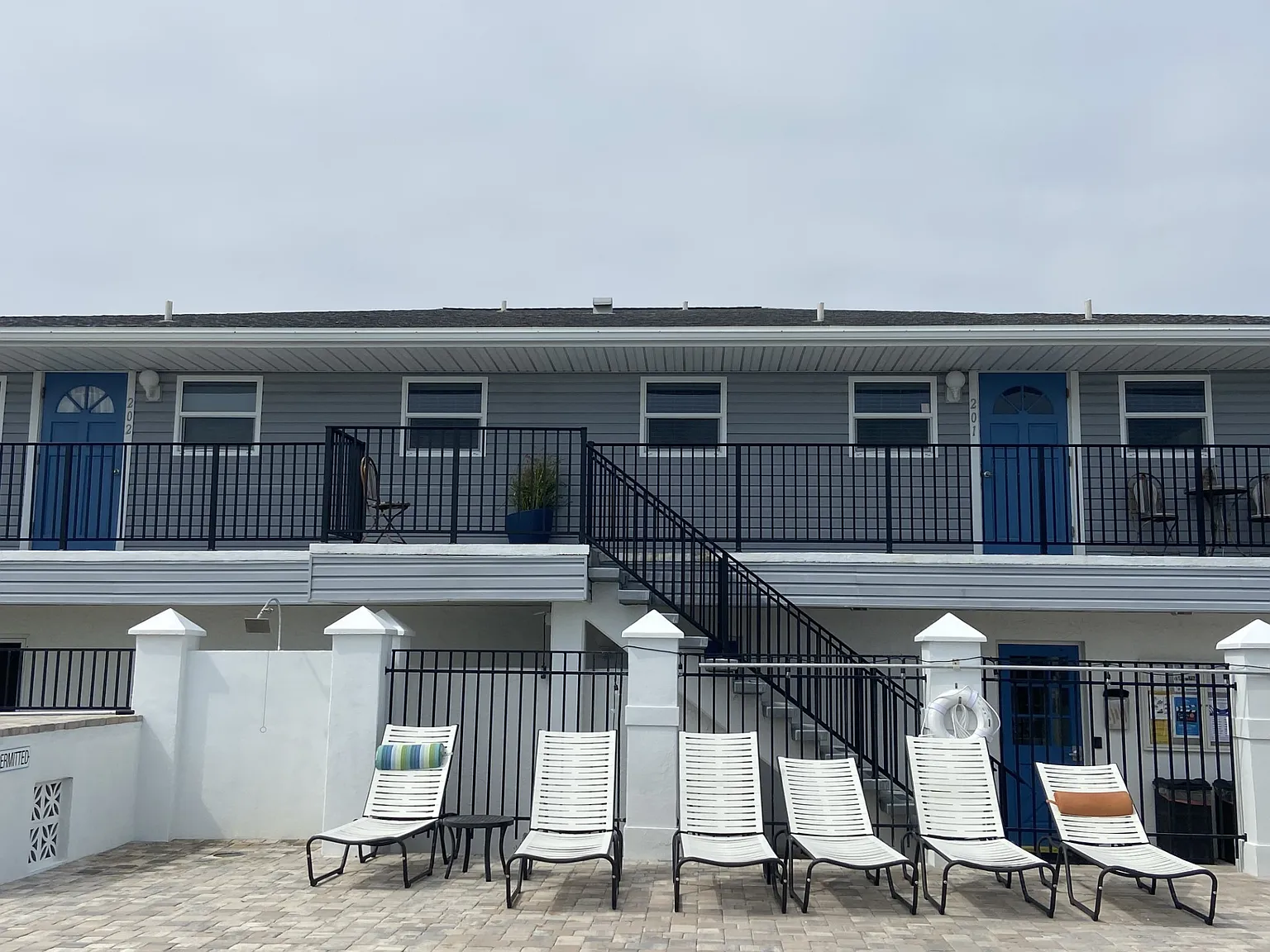 2 bed, 2.0 bath, 1000 sqft, $3,000 — Photo 2