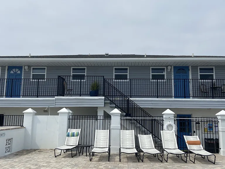 444 Norwich Ln #201 — Photo 2