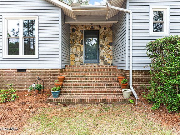 5th image of 420 E Hedgelawn Way