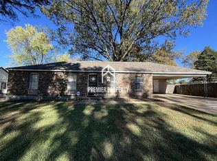 3690 Oak Lake Ln, Memphis, TN 38118