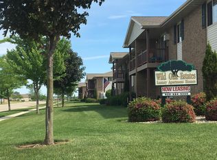 1911 Wild Oak Dr APT 1, Manitowoc, WI 54220