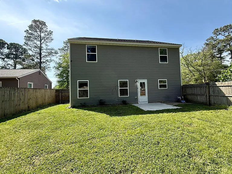 8028 Glade Rd — Photo 18