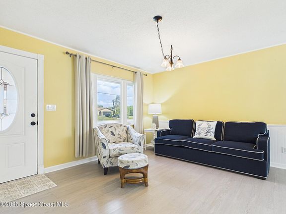 4th image of 520 Jupiter Blvd NW