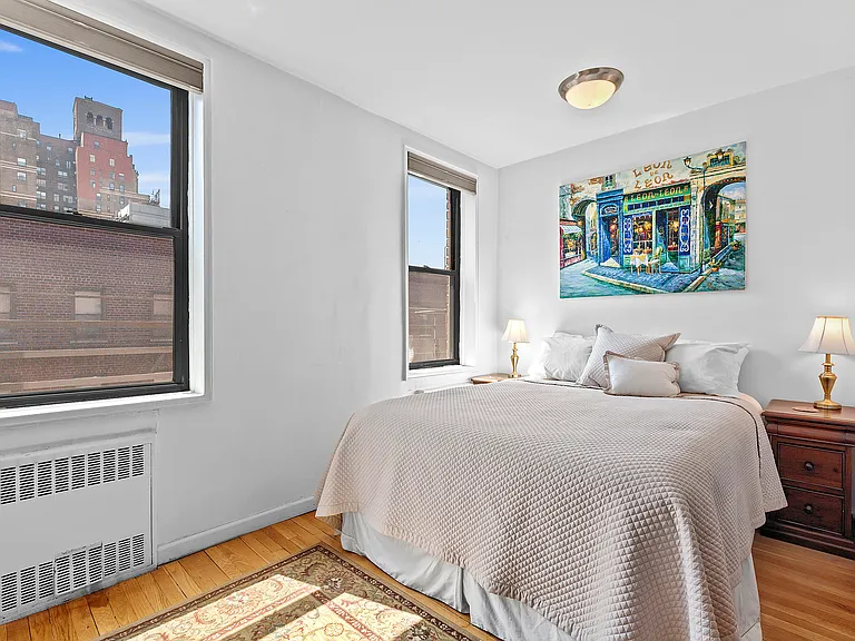 30 E 9th St #6I — Photo 4