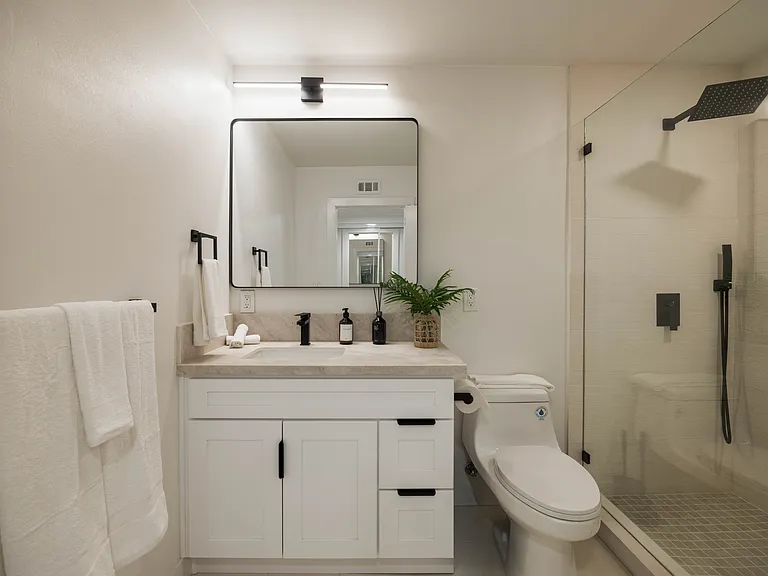 24262 Lysanda Dr — Photo 42