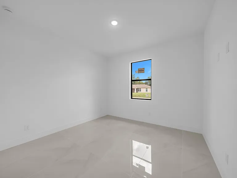 2509 50th St W — Photo 13