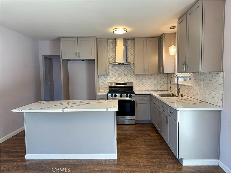 22908 Lull St — Photo 5