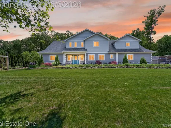 26987 Crawford Rd, Brownstown, MI 48174