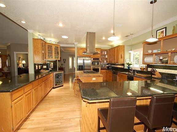 2nd image of 10458 N Oakwilde Ave