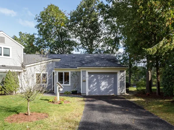 37 Walden Pond Drive, Nashua, NH 03064