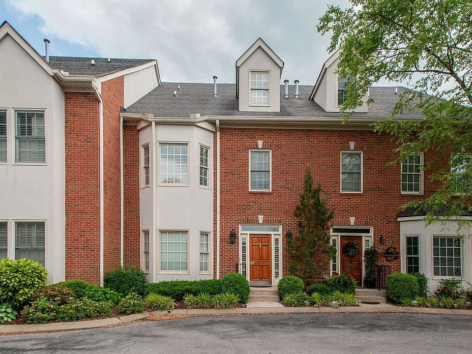 1st image of 107 Forest Place Cir