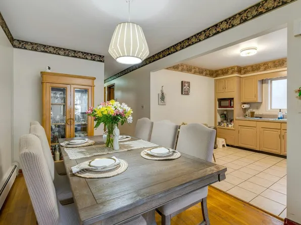 3218 Pleasant Avenue image 10 of 44