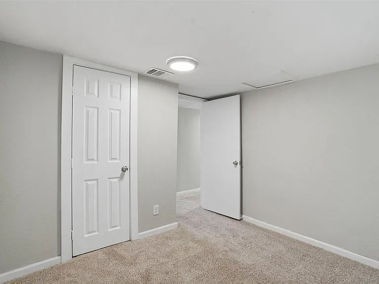 1214 Jones St — Photo 19
