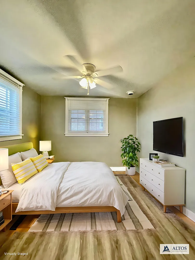 Beautiful 2 bed 2 bath in Highlands — Photo 3
