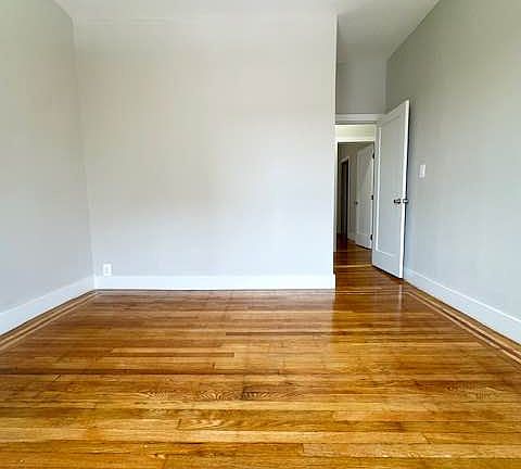 4th image of 600 W 174th St APT 3