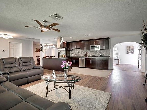 4th image of 1837 Northwood Dr