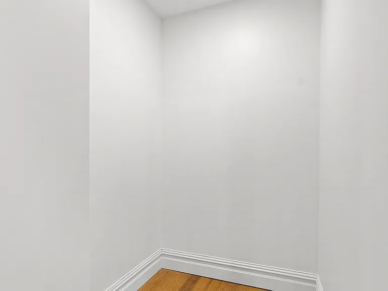 26 E 63rd St #2C — Photo 10