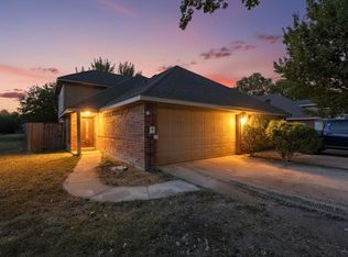 2760 Pike Dr, Lancaster, TX 75134