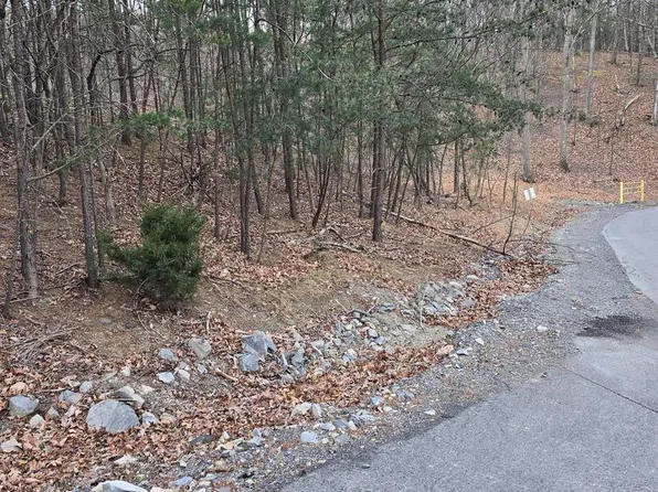 1 Cornwell Dr, Romney, WV 26757